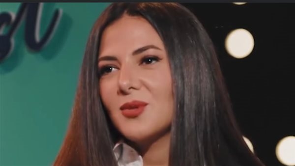 دنيا سمير غانم توجه رسالة لـ كريم محمود عبد العزيز وزوجته