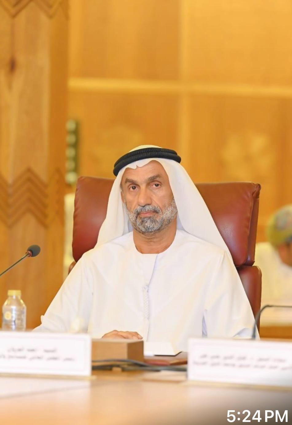 الإماراتي الدكتور احمد الحروان قائد ملهم يتمتع بقدرات فائقة .