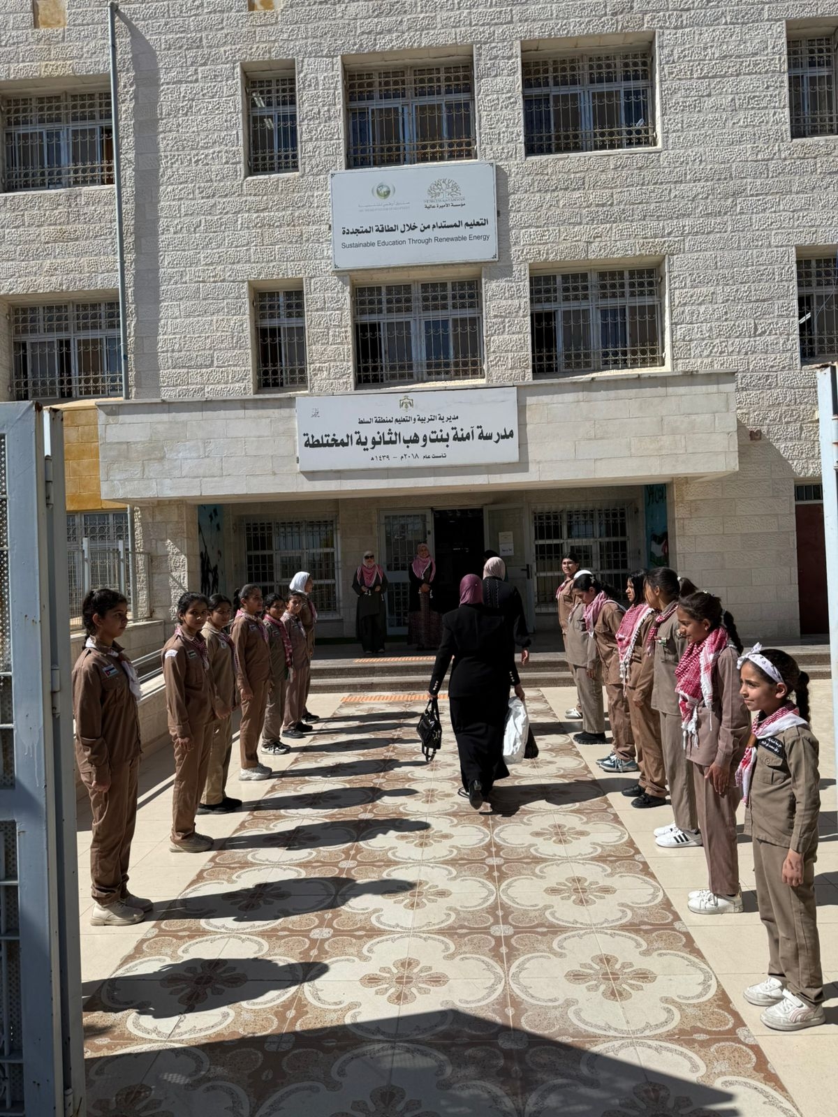 رابطة الطبيبات العربيات يقدمن خدماتهن الطبية في محافظة البلقاء
