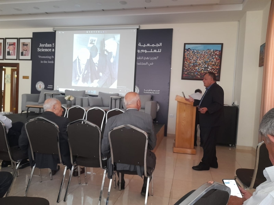 الباحث والمؤرخ  المجالي يستذكر مسيرة الاستقلال بالأردنية للعلوم والثقافة