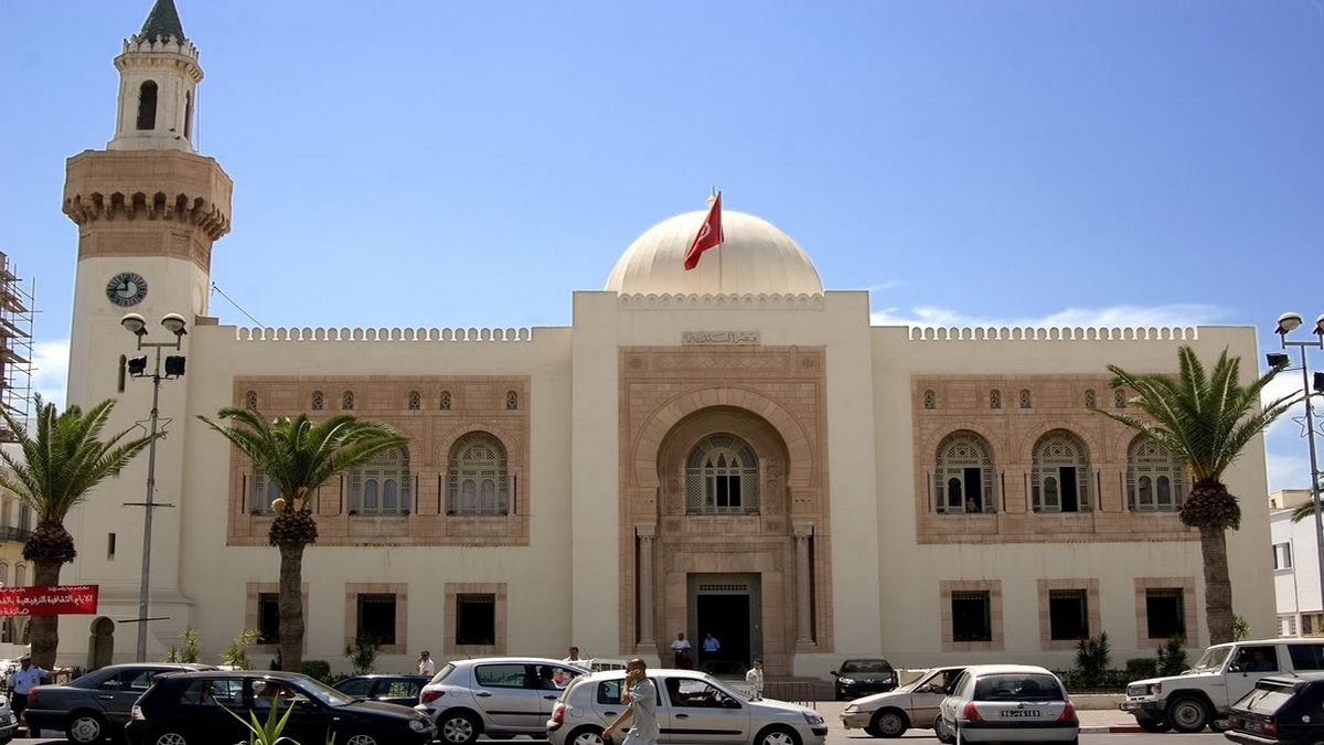بلدية صفاقس: جلسة عمل لمتابعة سير مشروع التنقل النشيط والذكي بصفاقس.