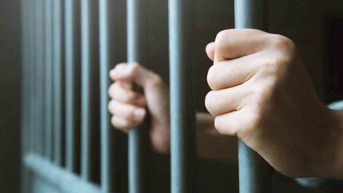 استولوا على 200 ألف دينار.. 16 سنة سجنا في حقّ سائق ومرافق وقابض