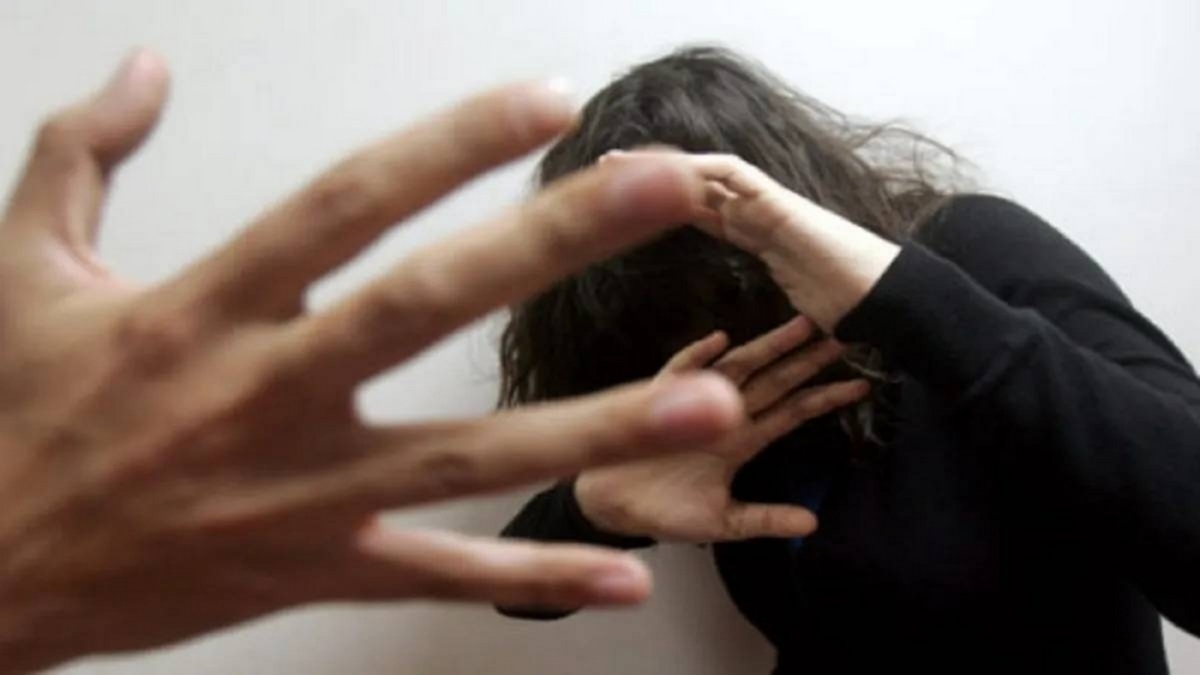 يستدرج ضحاياه عبر ‘تيك توك': إيقاف 'روحاني' إعتدى جنسيًّا على حريفته.