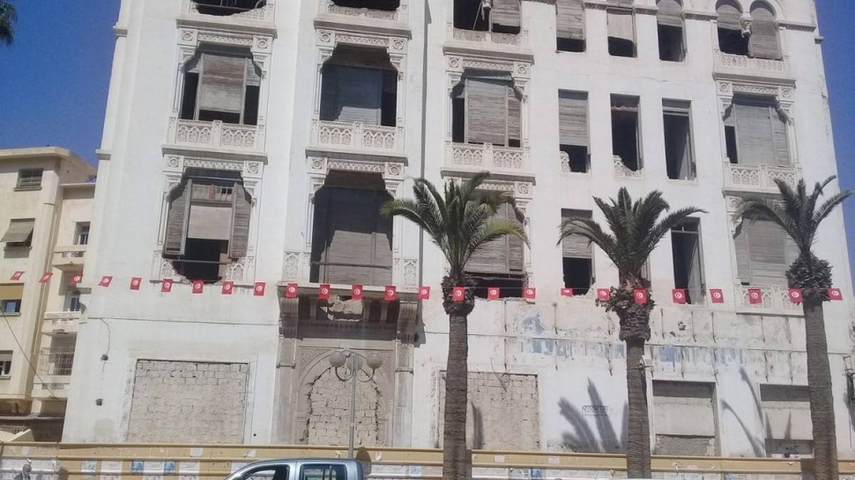 صفاقس : مرّة أُخرى البلدية تنتظر الكارثة وترفض التدخلّ في عمارة البنك التونسي سابقا قبل فوات الأوان؟؟؟؟