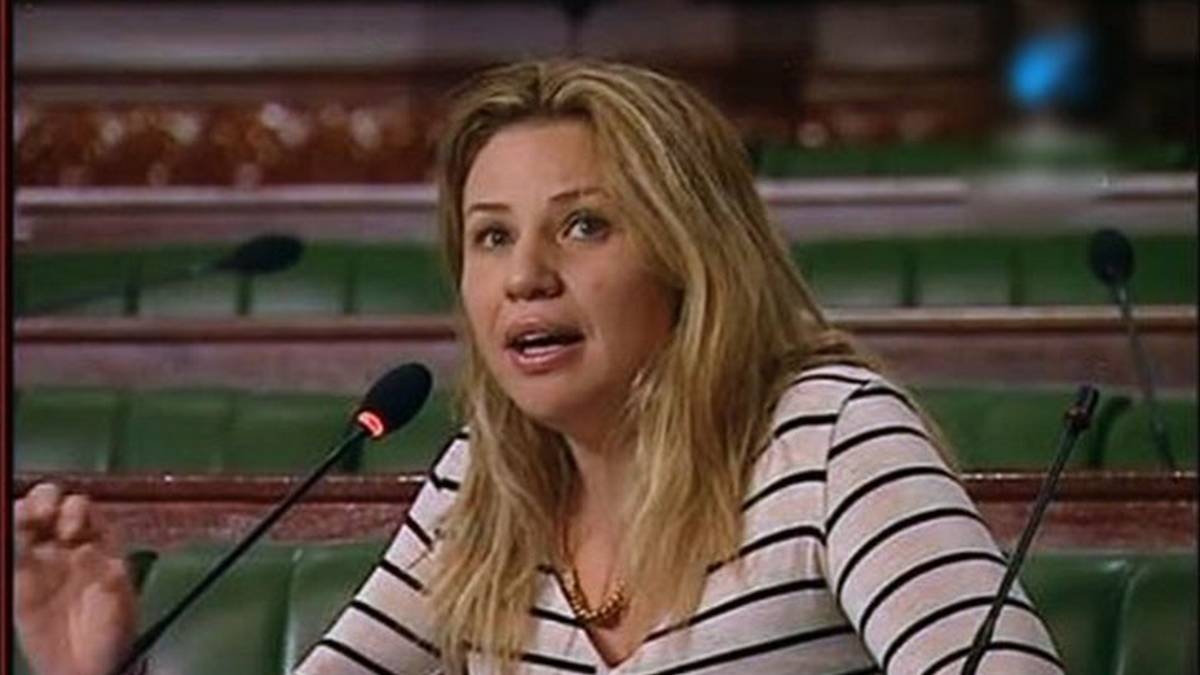 فاطمة المسدي تتقدم بطلب استقالة من عضوية لجنة الحقوق والحريات.