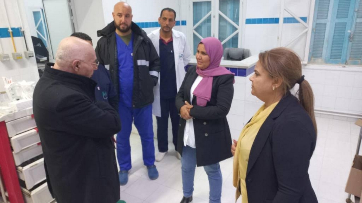 المدير الجهوي للصحة بصفاقس يؤدّي زيارة الى المستشفى الجهوي بجبنيانة