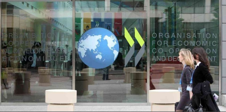 «التنمية الإنسانية» تحتضر.. والمانحون مفلسون