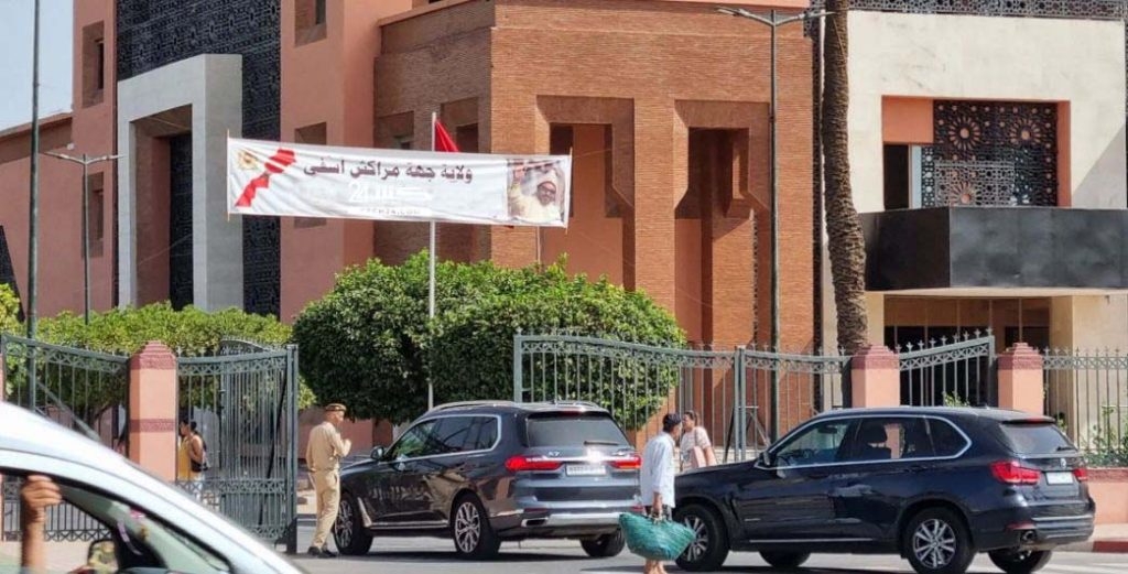 إثر مقال كشـ24.. اجتماع ولائي عاجل مع مهنيي سيارات الاجرة بمراكش