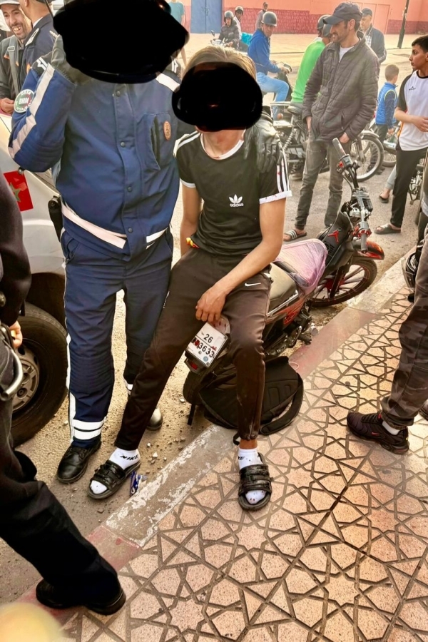 بعدما قاما بسرقة سيدة .. مطاردة مواطنيين لعصابة سـ90 تنتهي بتوقيف احدهم بدوار العسكر بمراكش
