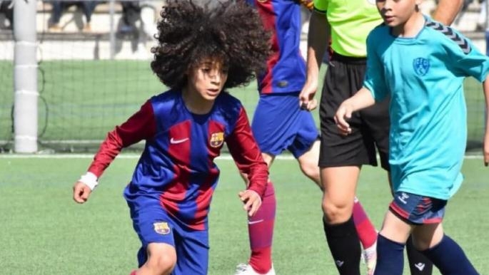 جامعة لقجع تسعى لضم نجم برشلونة الصاعد آدم قاروال