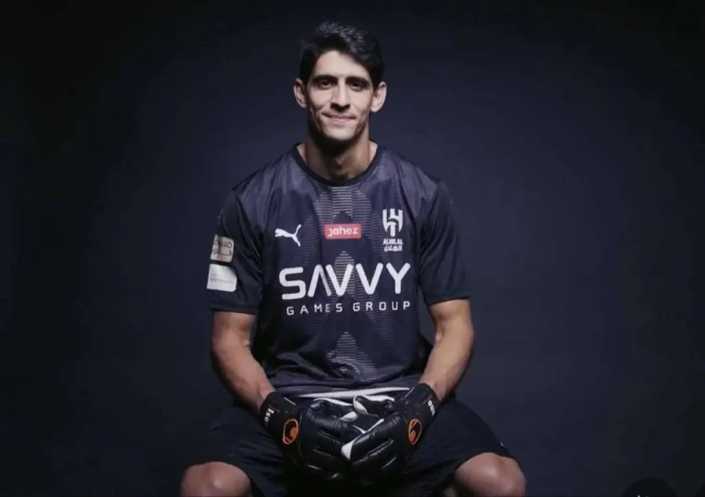 'آس': بونو يعيش كابوسا مع الهلال السعودي