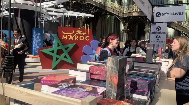 كتاب مغاربة يكشفون عن أحدث إصداراتهم بمهرجان باريس للكتاب