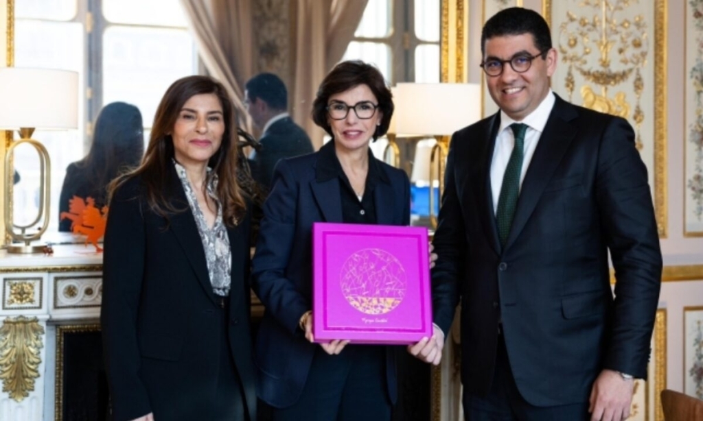 بنسعيد يدشن جناح المغرب ضيف شرف مهرجان باريس للكتاب 2025
