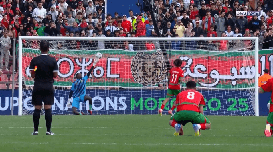 شاهد لحظة تتويج المنتخب المغربي بكأس افريقا لاقل من 17 سنة