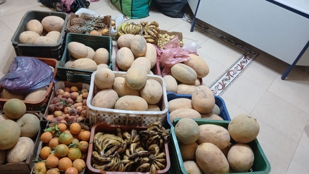 السلطات تحجز أزيد من 200 كلغ من السلع وتُزيل لافتات غير مرخصة بمراكش + صور