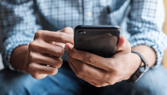 ميزة منسية في هاتفك قد تنقذ حياتك في حالات الطوارئ