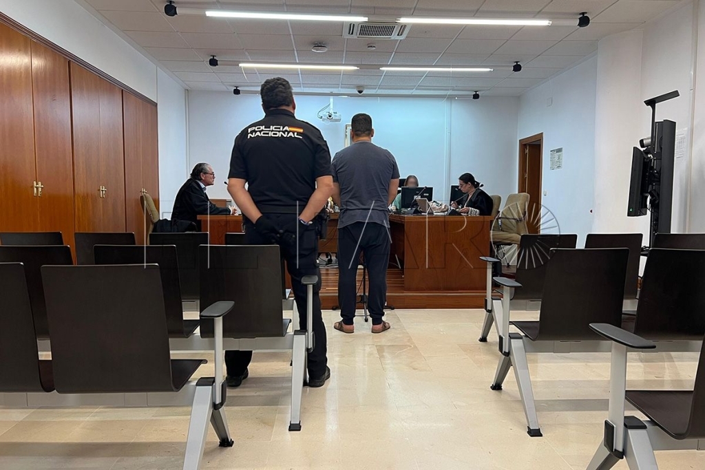 حاول تهريب أقراص مخدرة للمغرب.. محكمة سبتة المحتلة تُدين متهما بـ 3 سنوات حبسا