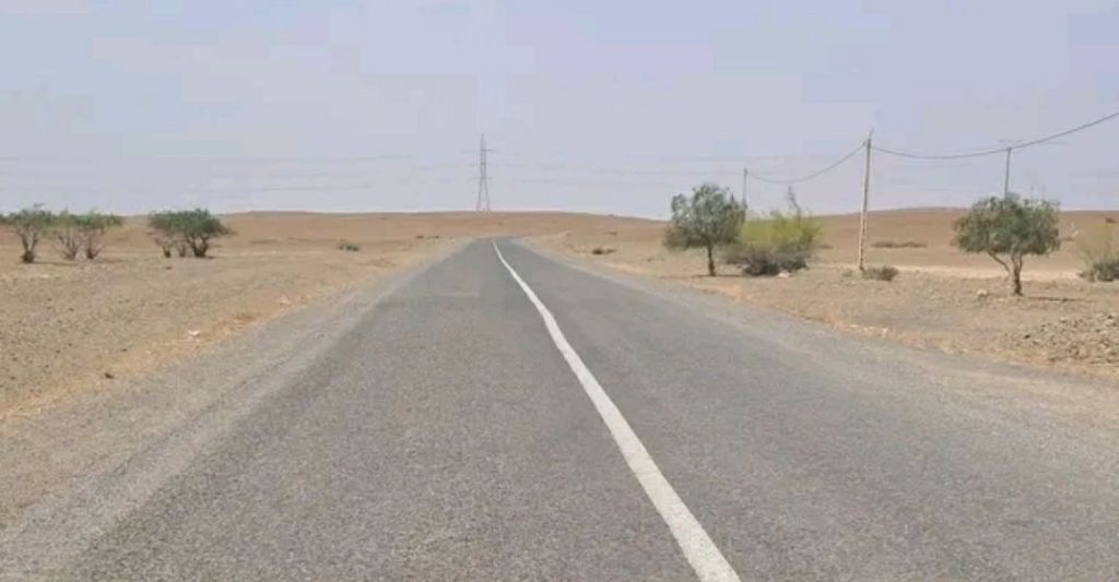 مجتمع وضع مقلق..غياب علامات التشوير يهدد سلامة السائقين بطريق إقليمية باليوسفية