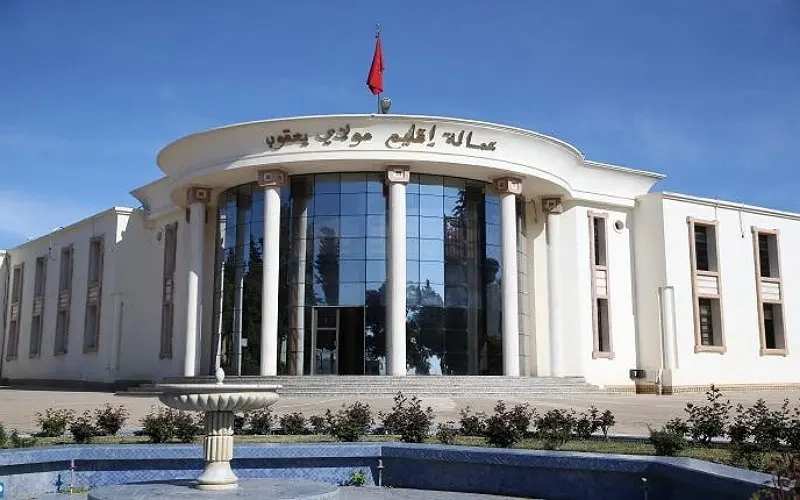 الترحيل نحو 'الزليليك'.. أسر المنازل المهددة بالانهيار في منتجع مولاي يعقوب ترفض القرار