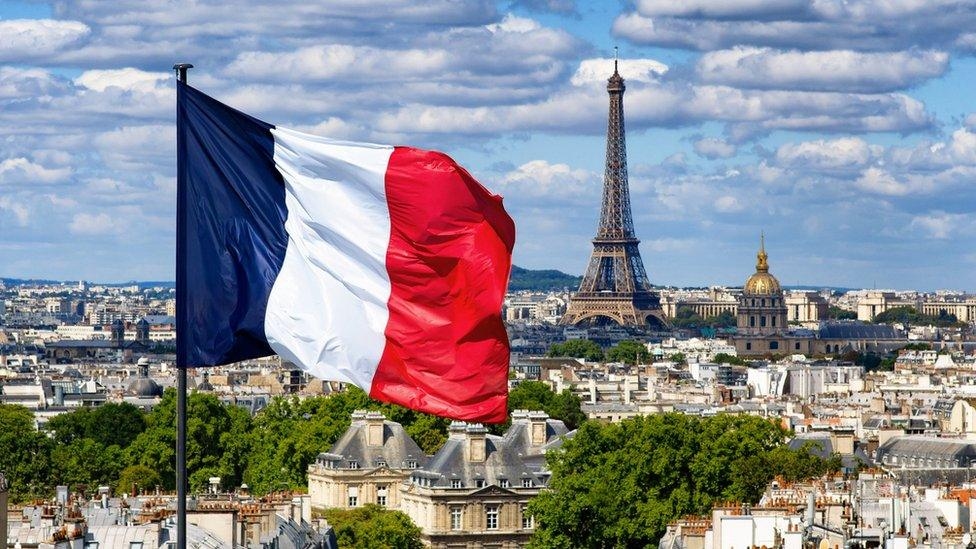 الدين العام الفرنسي يتخطى الـ 3.3 تريليون يورو في مطلع 2025