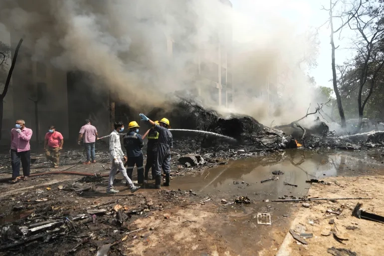 ناجٍ وحيد من بين ركاب الطائرة الهندية يروي لحظات الرعب