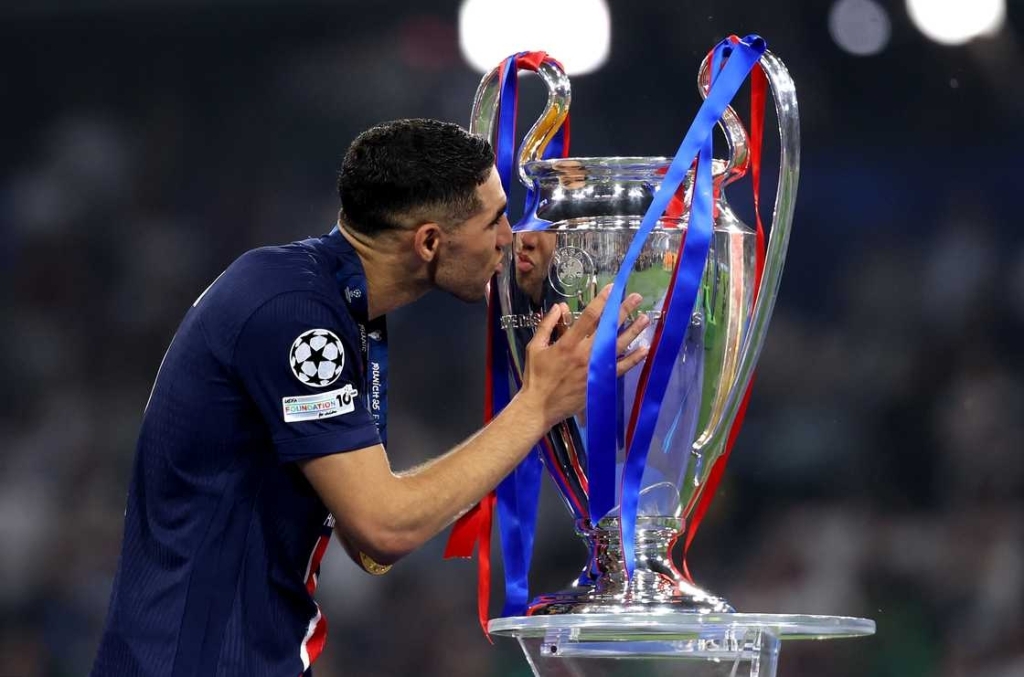 حكيمي ضمن التشكيلة المثالية لدوري أبطال أوروبا