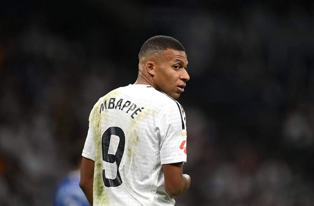 مبابي يحصل على رقم القميص الأسطوري في ريال مدريد