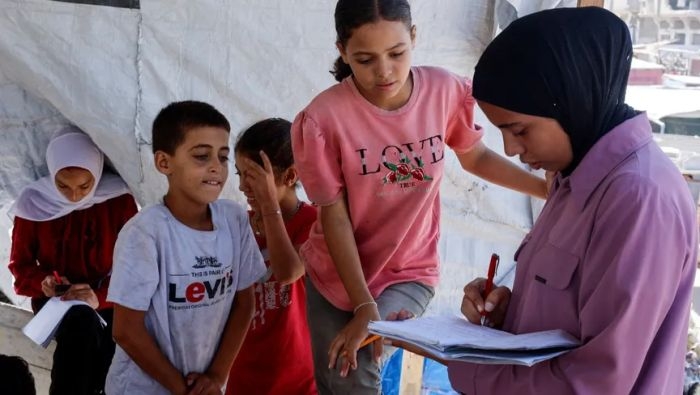 حكومة غزة تعلن استئناف العام الدراسي للمرة الأولى منذ الحرب