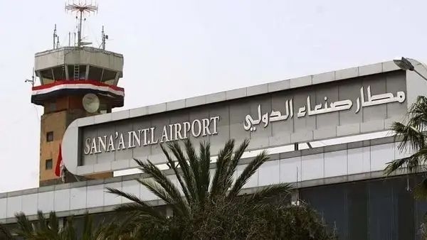 رحلات غامضة في مطار صنعاء.. هل بدأ تهريب السلاح جواً برعاية أممية؟