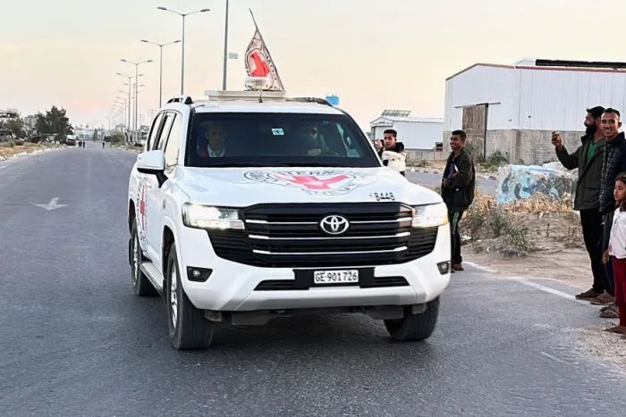حماس: مستعدون لتسليم مساعدات للرهائن إذا فتحت إسرائيل الممرات الإنسانية