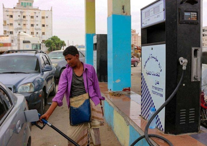 تخفيضات جديدة في أسعار الوقود بخمس محافظات يمنية تزامناً مع تحسن العملة