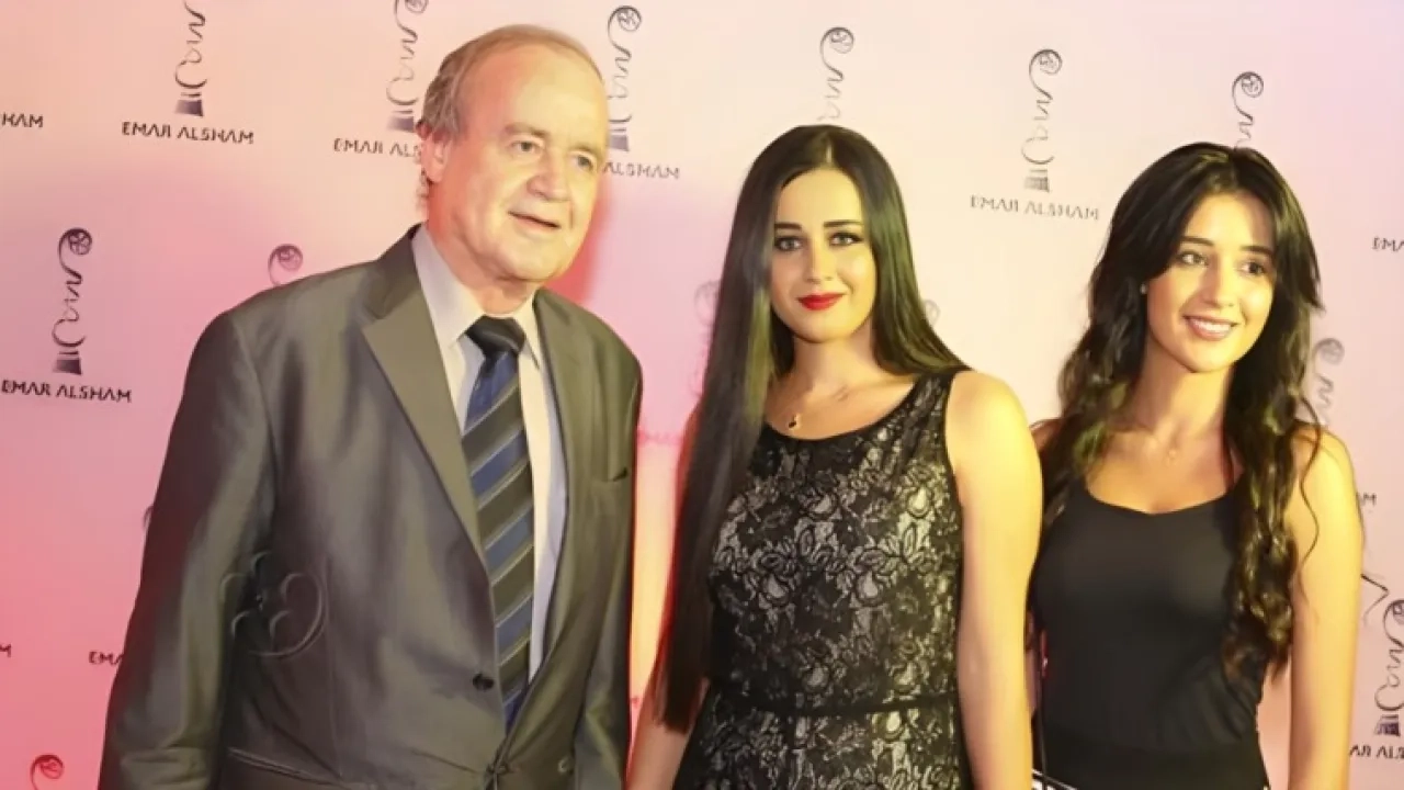 انهيار الفنانة روعة السعدي بعد تلقيها خبر وفاة والدها