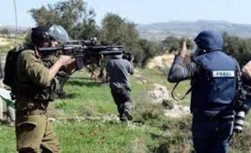 الاحتلال يعتدي على طاقم تلفزيون فلسطين في بيت لحم