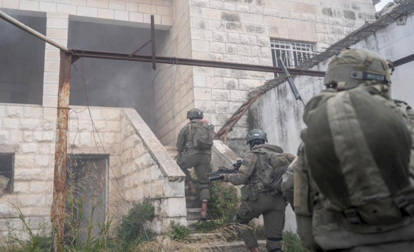 الجيش الإسرائيلي: اعتقلنا 25 فلسطينيًا بينهم العقل المدبر لهجوم "الفندق"