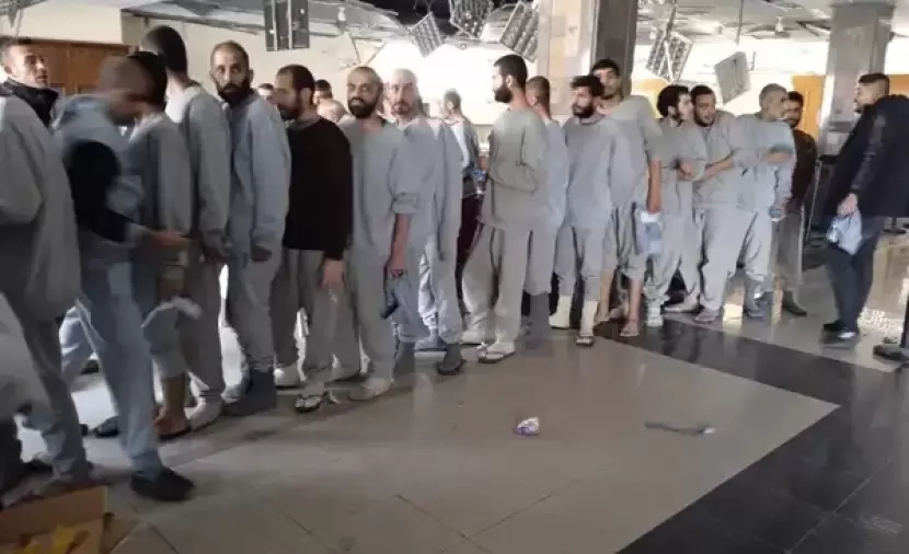 بالاسماء : الاحتلال يفرج عن 10 معتقلين من قطاع غزة