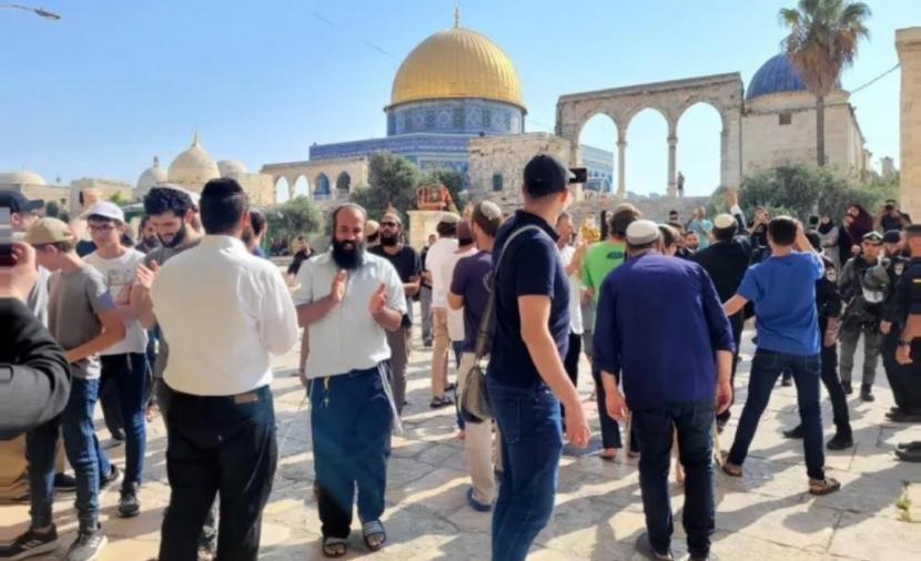 13 حاخامًا من "الصهيونية الدينية" يدعون لاقتحام المسجد الأقصى الاثنين