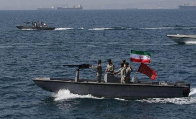 مجلس الشورى الإيراني يوصي بإغلاق مضيق هرمز ويُحيل القرار للأمن القومي