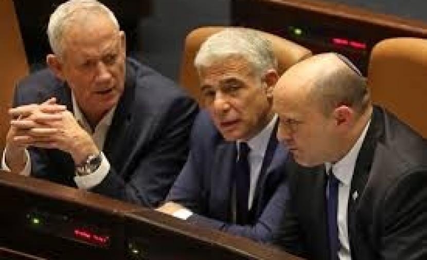 استطلاع القناة 12: تراجع لليكود وصعود قوي لبينيت وسقوط غانتس