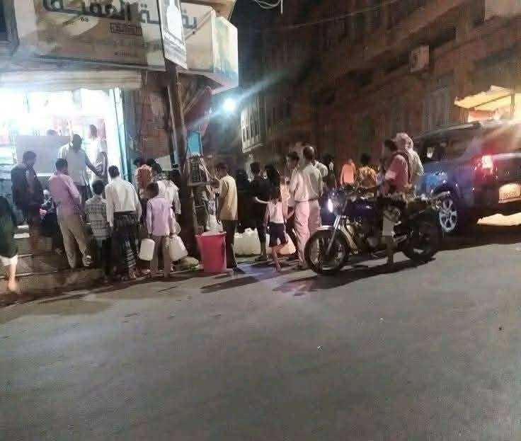 مياه الشرب تواصل أزمتها في تعز والسلطات المحلية تصفها بـ "المفتعلة"