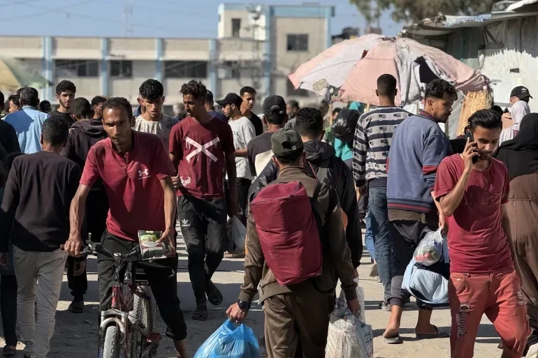 32 شهيدا في غزة منذ الفجر ومجزرة جديدة بحق الجوعى .. والاحتلال يقلص مساحة المواصي ويُهجّر من تبقى