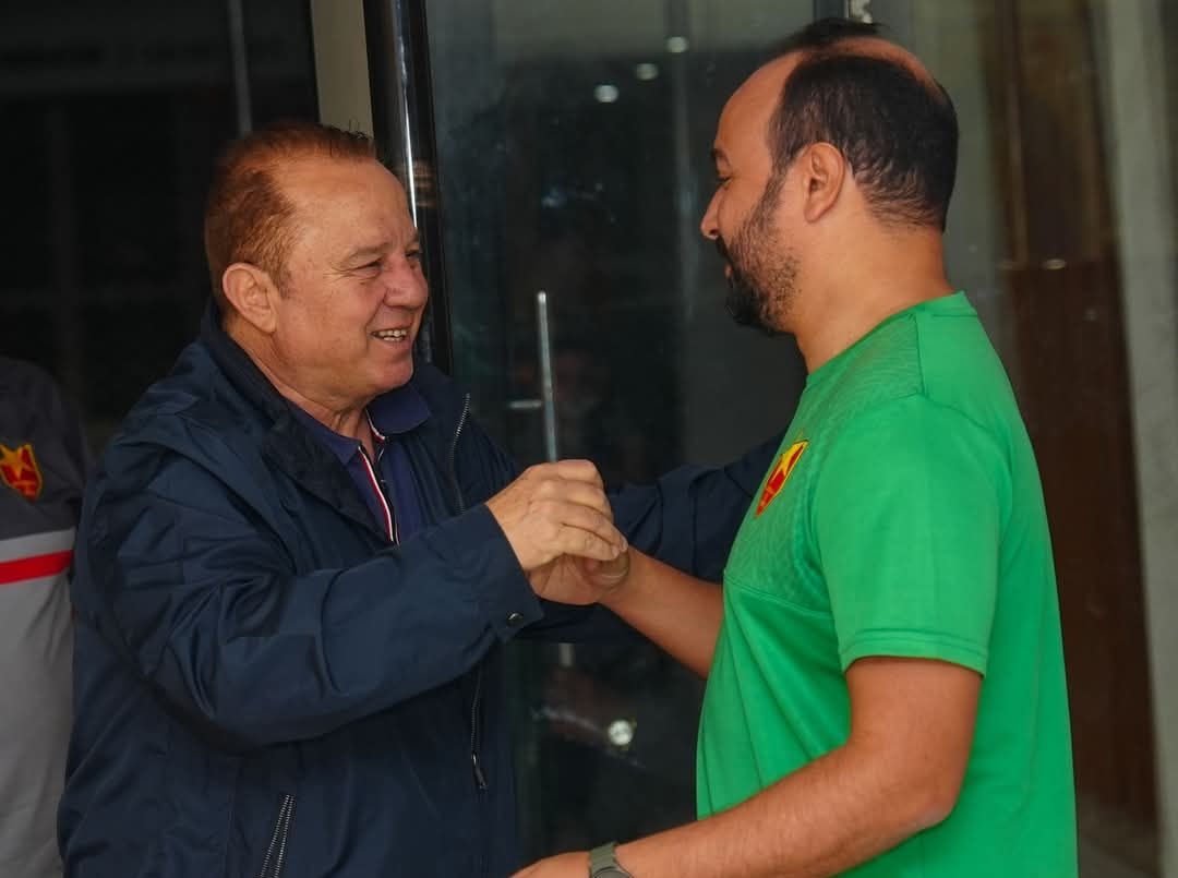 مدرب المريخ يصل إلى نواكشوط رفقة طاقمه المعاون