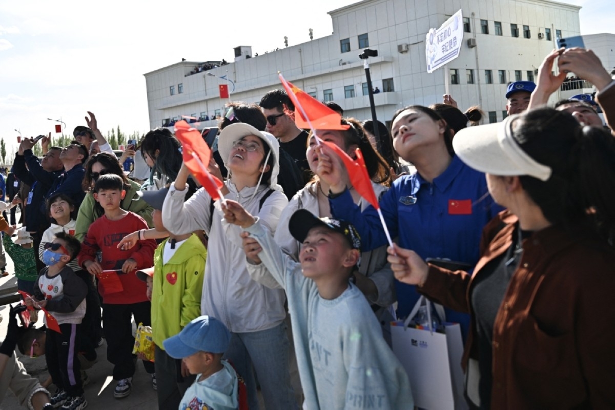 Chinese rocket blasts off to its space station
