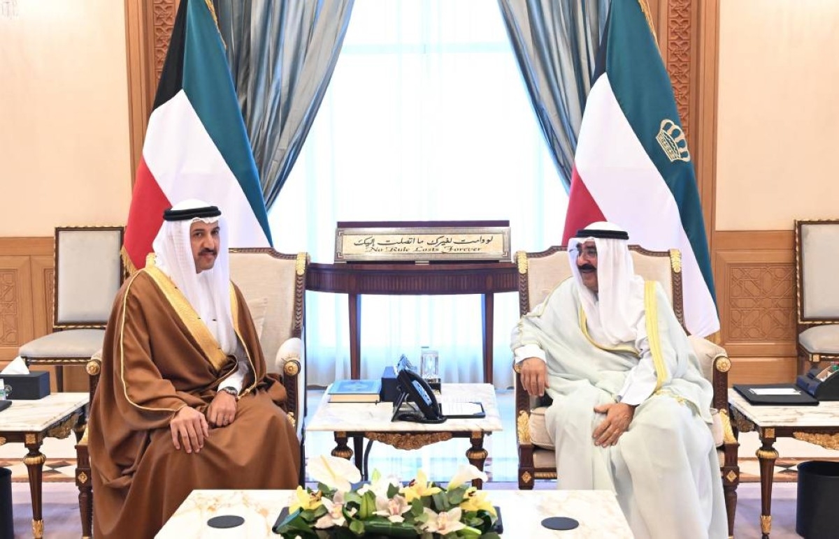 Amir meets acting PM, governors