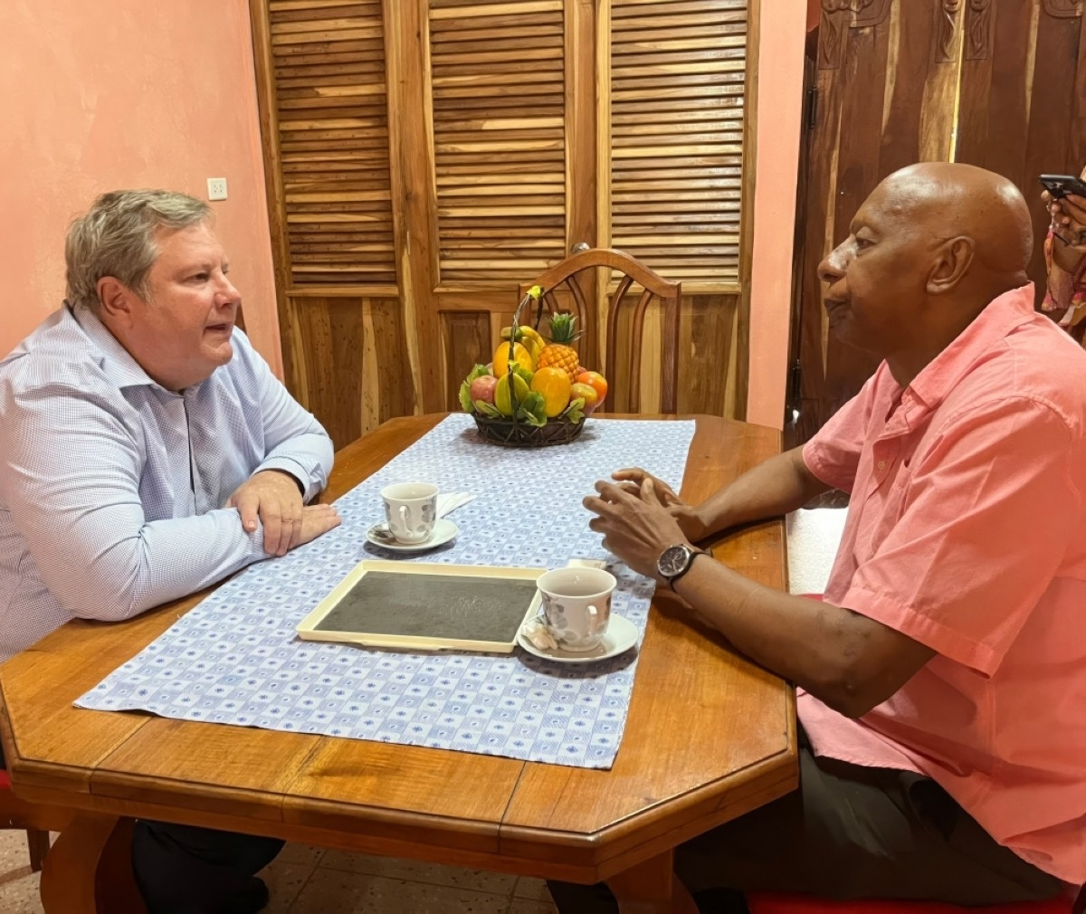 Inconvenient diplomat: The Washington's man in Havana