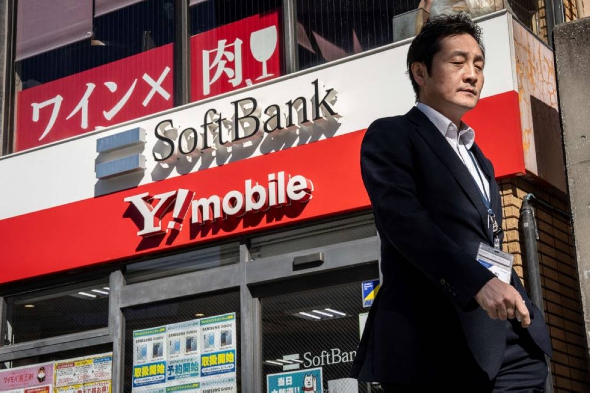 Japan's SoftBank posts $7.8bn annual net profit