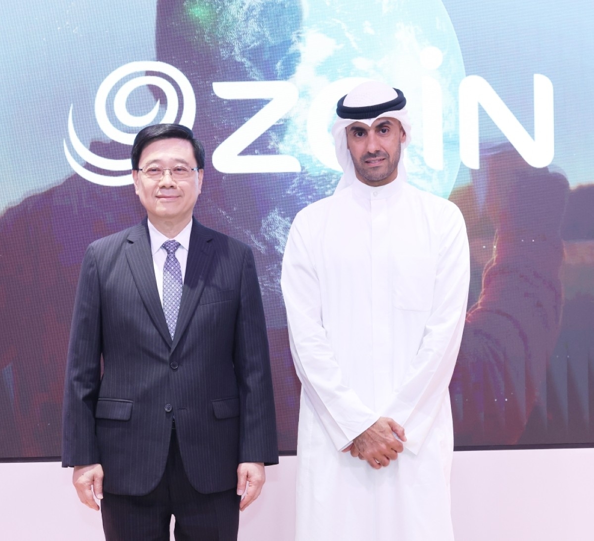 Bader Al-Kharafi meets Hong Kong Chief, backs Amir's digital hub vision