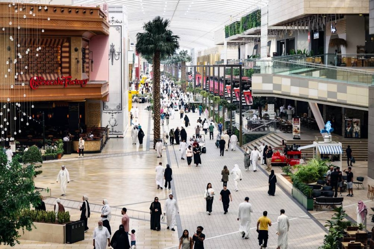 In Kuwait, in-store shopping reigns despite global e-commerce shift