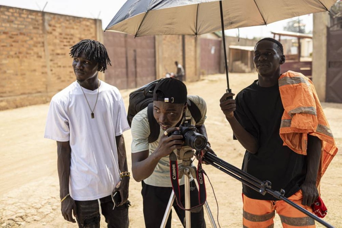 Online or on stage, C.African comics try to break through