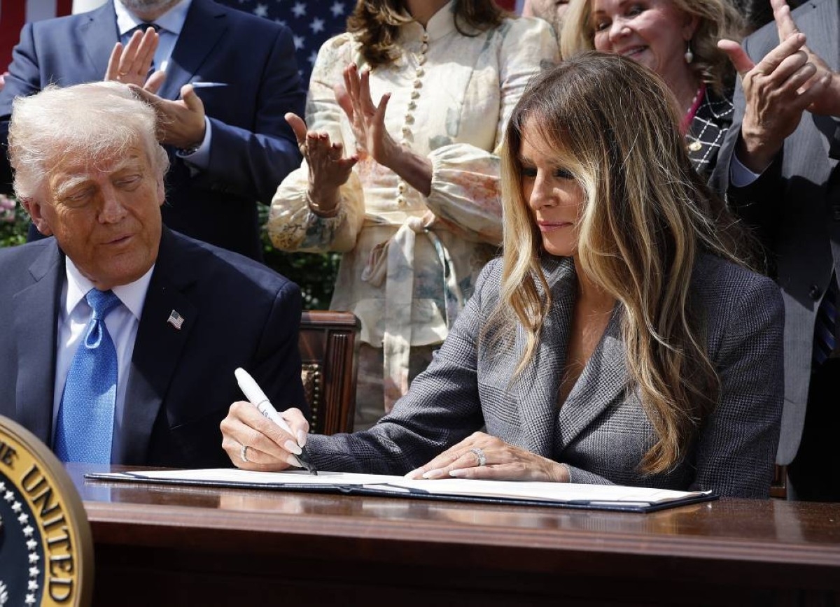 Trump signs bill criminalizing 'revenge porn'