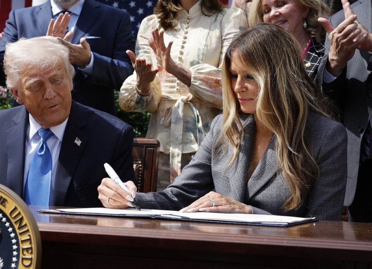 Trump signs bill criminalizing ‘revenge porn'